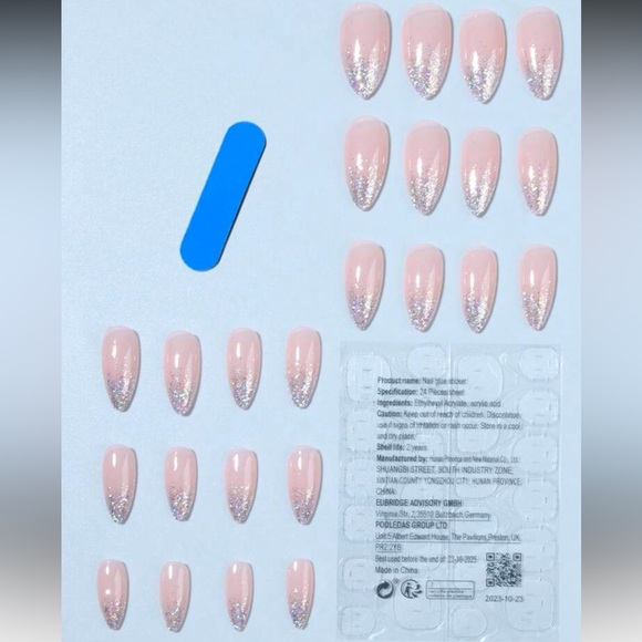 Sparkly Almond Nails NWT - Picture 2 of 3